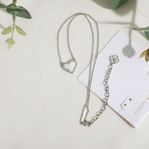 Kendra Scott Ari Heart Silver Ivory Mother-Of-Pearl Necklace - Picture 2 of 4